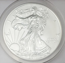 Load image into Gallery viewer, 2011 American Silver Eagle ASE $1 .999 Fine Silver Coin ANACS MS70
